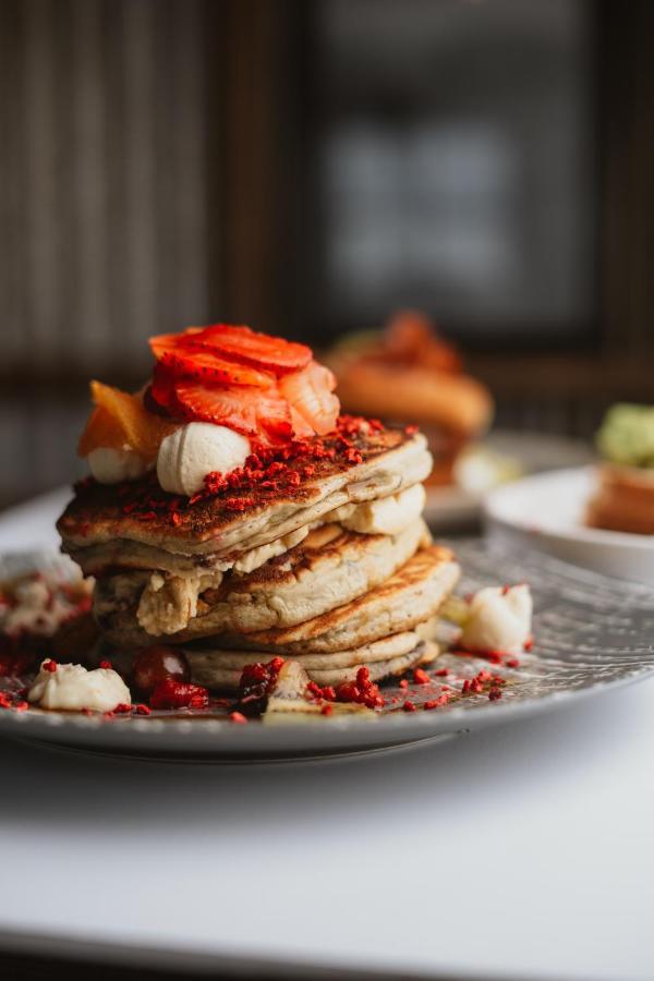 The Harvest Hotel Cromwell Bagian luar foto