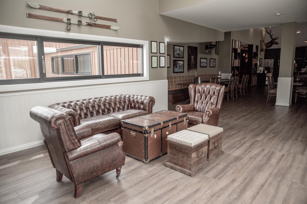 The Harvest Hotel Cromwell Bagian luar foto
